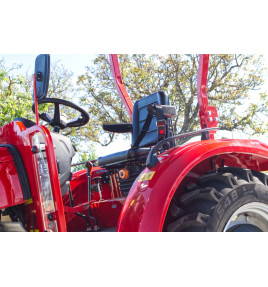 Farmársky traktor FLYER 454F